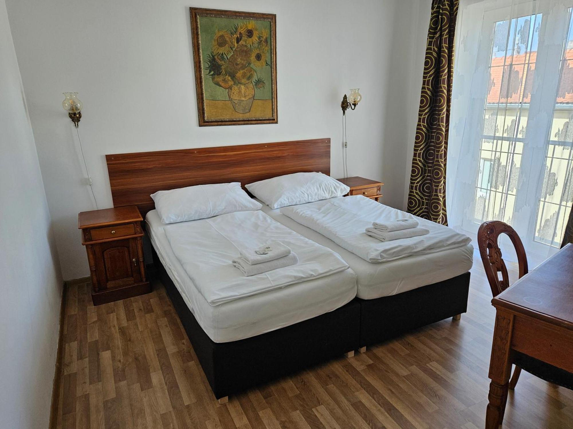 לוני Hotel Union מראה חיצוני תמונה